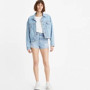 NWT Levi’s Ribcage Distressed Shorts, Size 26